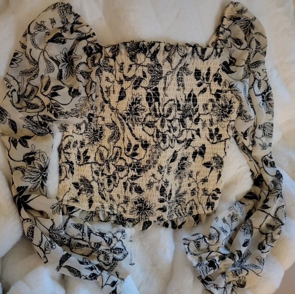 Top size M elasticated bodice sheer sleeve - Picture 2 of 2